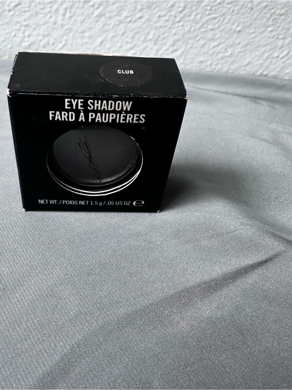 M·A·C Cosmetics Single Eye Shadow Powder – Shade: CLUB (1.5g / 0.05 oz)